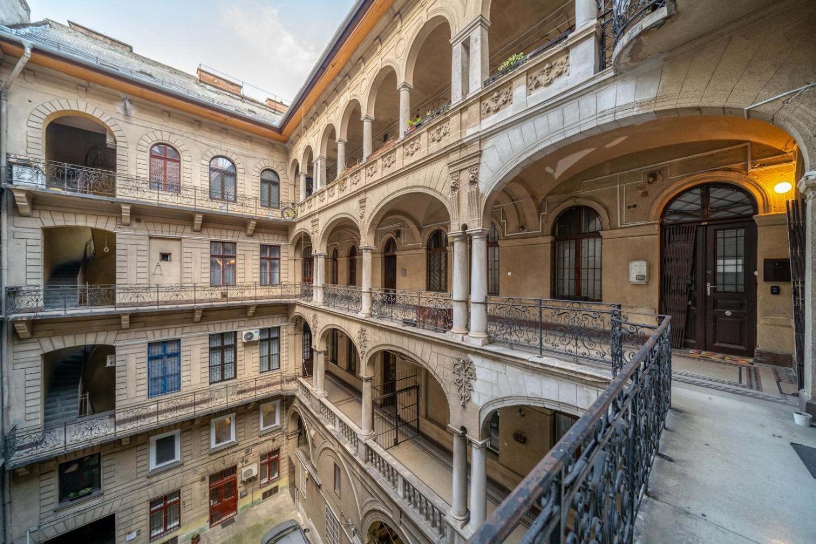 Downtown Delight - Erzsebet Blvd - 13 Ppl Lejlighed Budapest Eksteriør billede