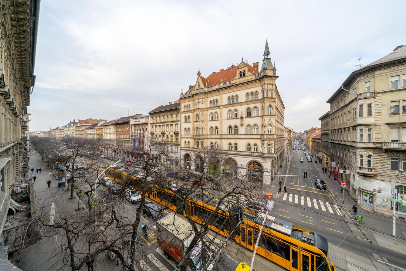 Downtown Delight - Erzsebet Blvd - 13 Ppl Lejlighed Budapest Eksteriør billede