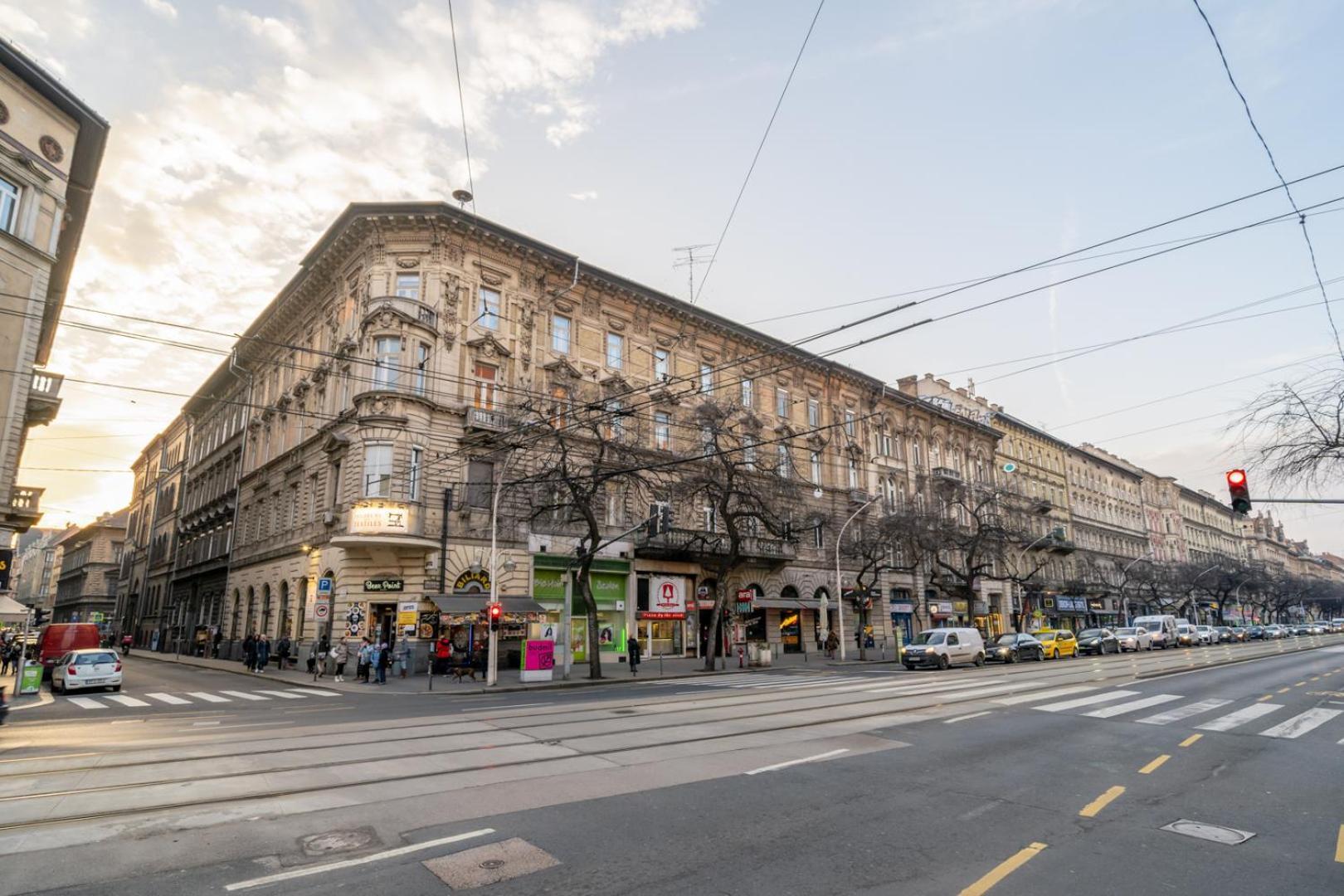 Downtown Delight - Erzsebet Blvd - 13 Ppl Lejlighed Budapest Eksteriør billede